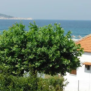 & Christina Apartman